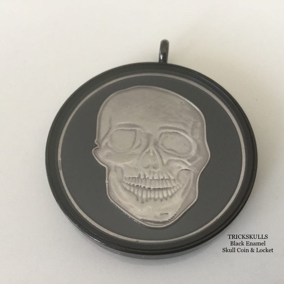 Black Enamel Skull & Crossbones Coin + Stainless Locket Custom Wheat Link Chain - Picture 7 of 9